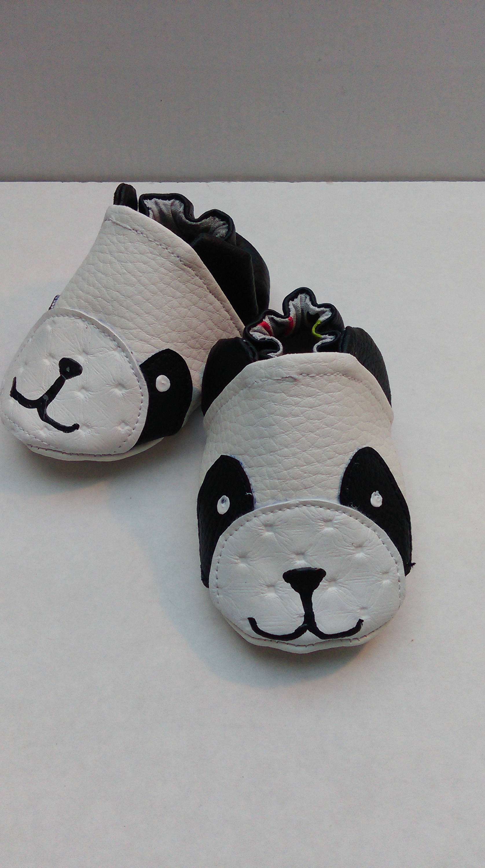 Weiche Lederhausschuhe Panda Weiche Lederhausschuhe Panda von Feealamain