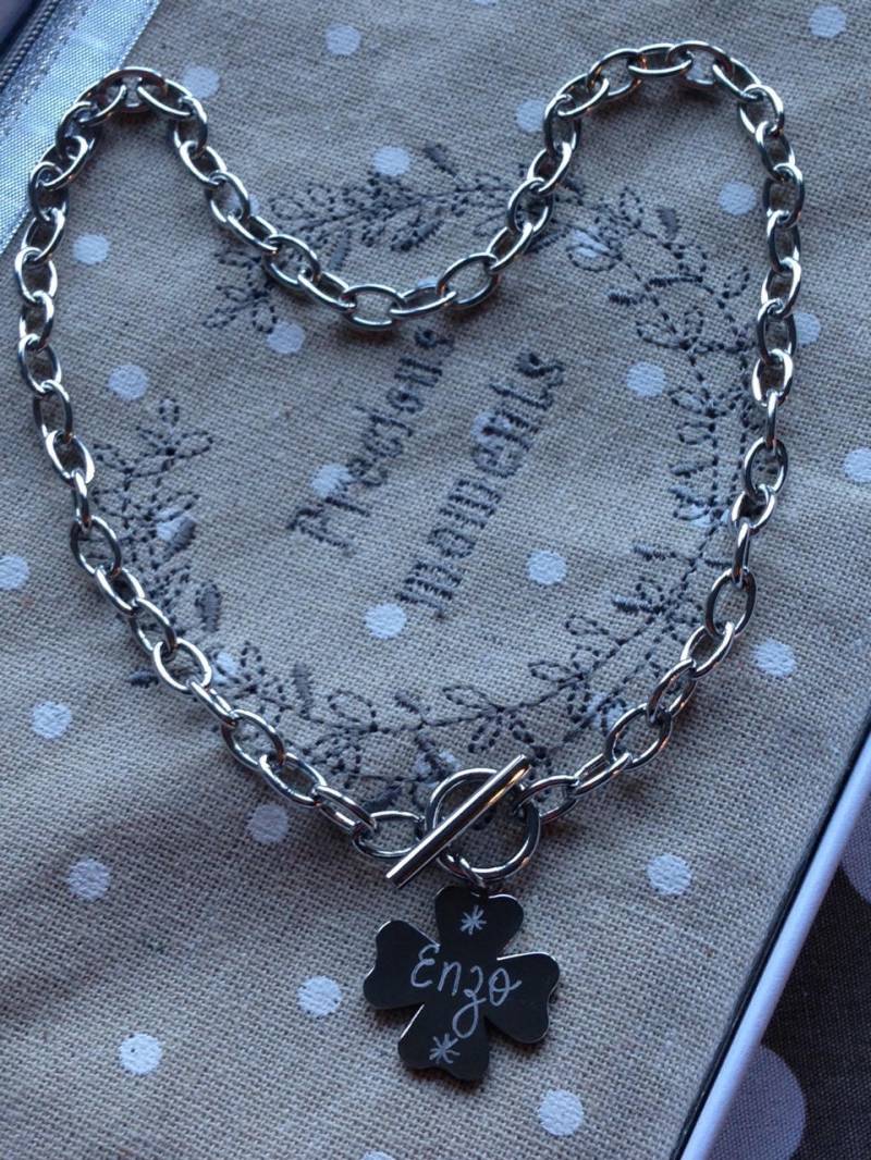 Anpassbare Damen-Kleeblatt-Halskette Aus Edelstahl Mit Großen Gliedern Und „T"-Verschluss von FeeciFeeca