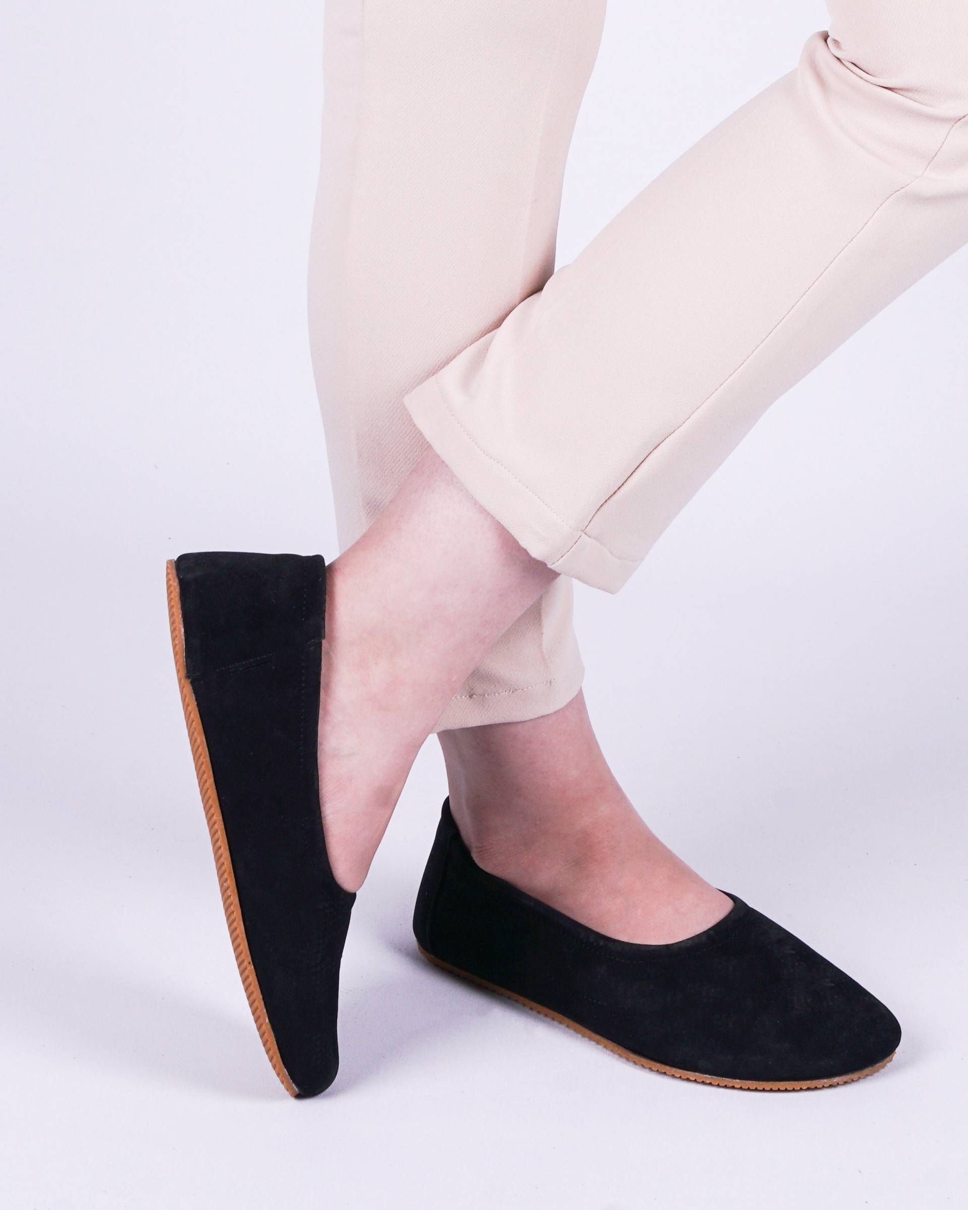 Schwarze Nubukleder Barfuß Ballerinas Handgefertigte Slip-Ons Schwarze Nubukleder Barfuß Ballerinas Handgefertigte Slip-Ons von FeelBarefoot