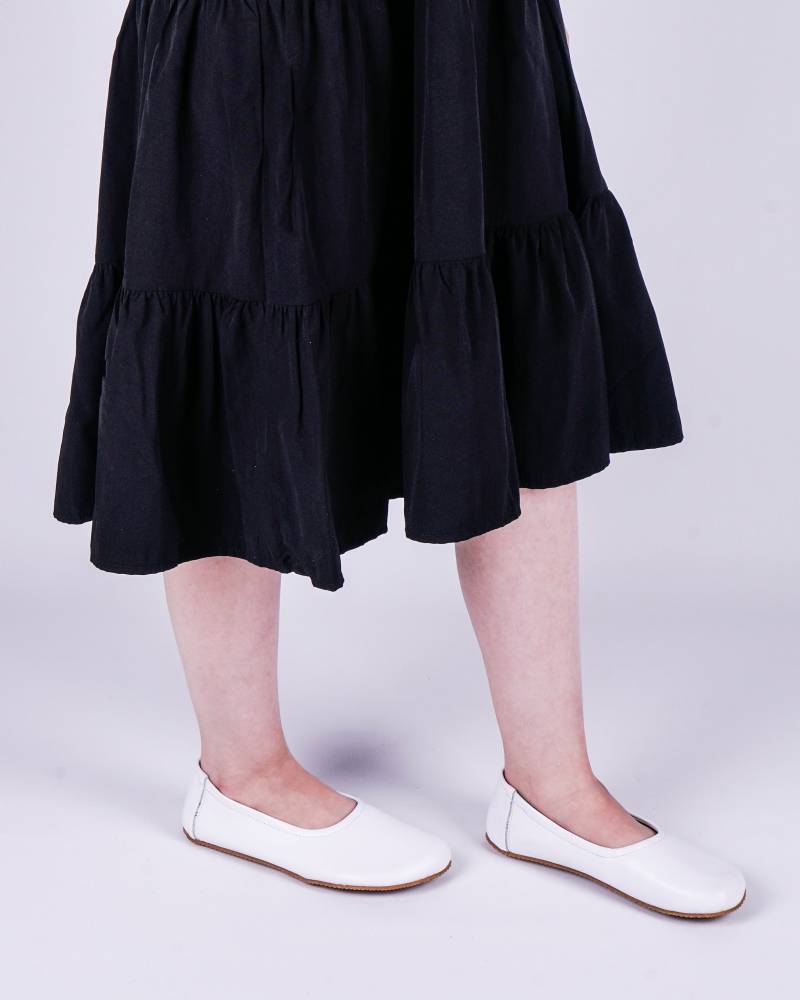 Weiße Leder Barfuß Ballerinas Handgefertigte Slip-Ons von FeelBarefoot