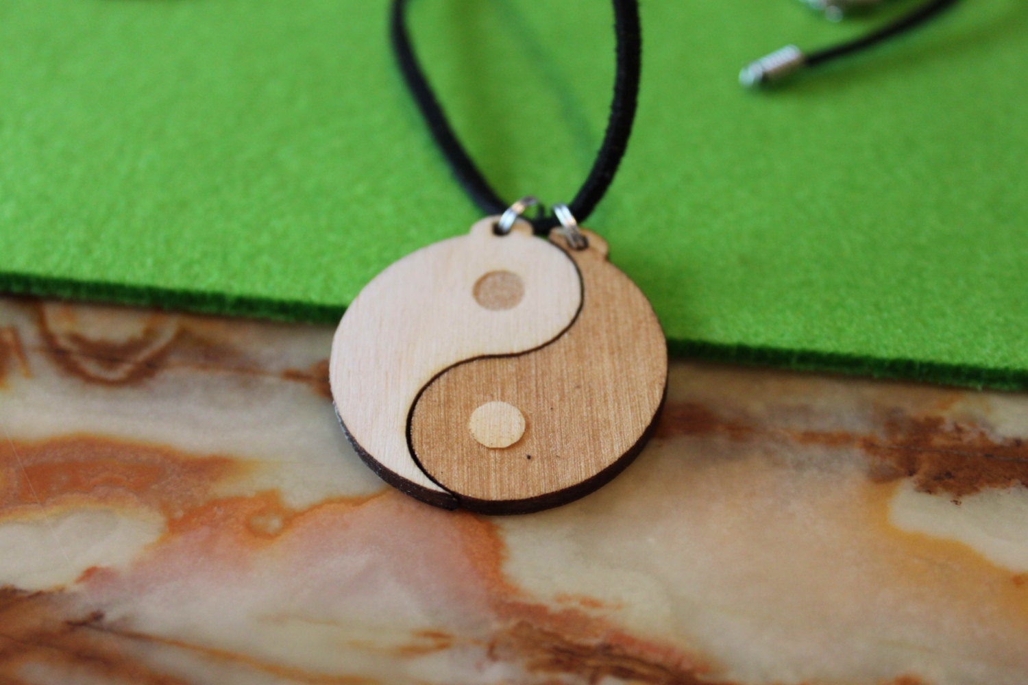 Ying Und Yang Duo Halskette Zwei Anhänger Mit 20"Leder Ying Und Yang Duo Halskette Zwei Anhänger Mit 20"Leder von FeelMyCraft