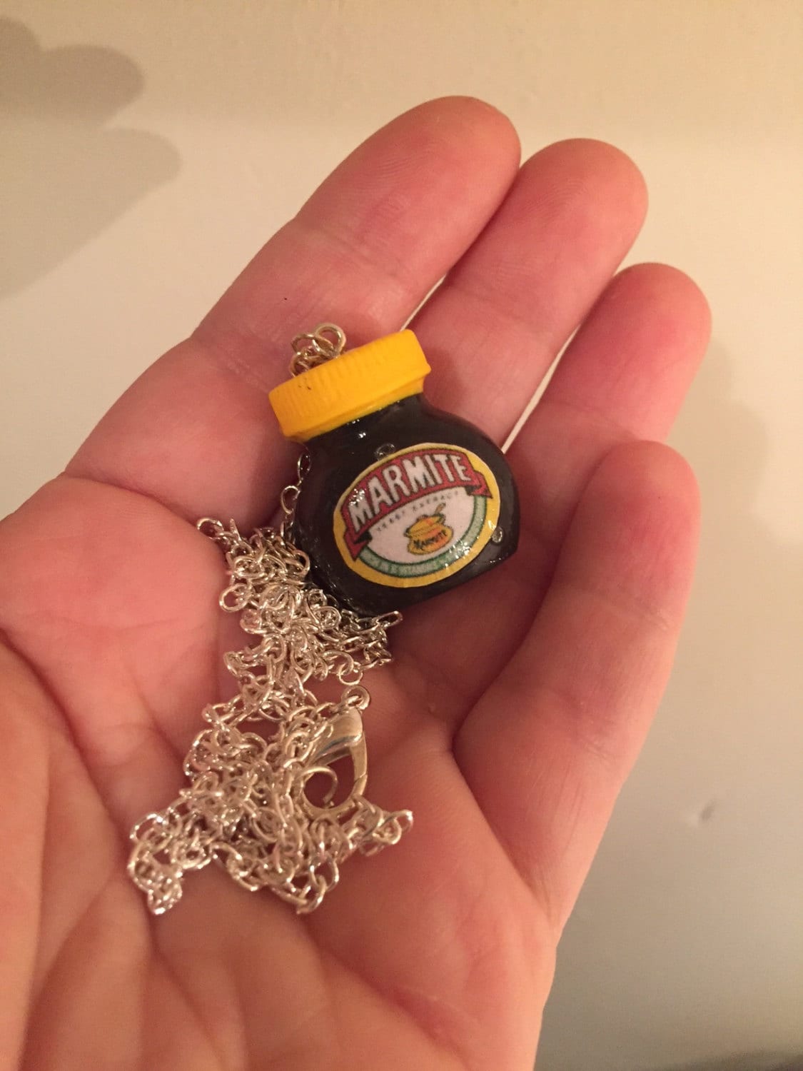 Handgemachte Brotaufstrichglas-Halskette Polymer Clay Anhänger An Versilberter Kette von FeelmoreloveBoutique