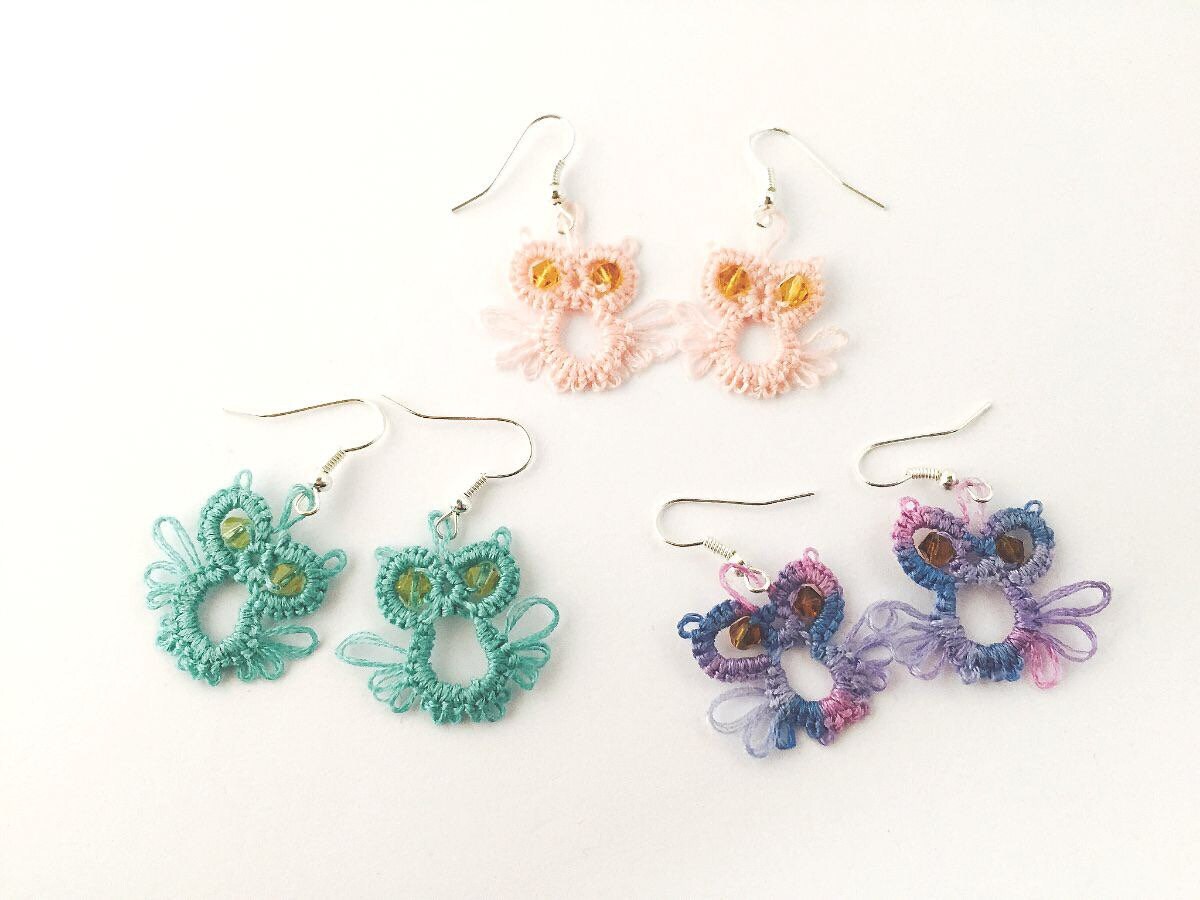 Eulenohrringe Handgefertigter Schmuck Mit Stickgarn von FeelmoreloveBoutique