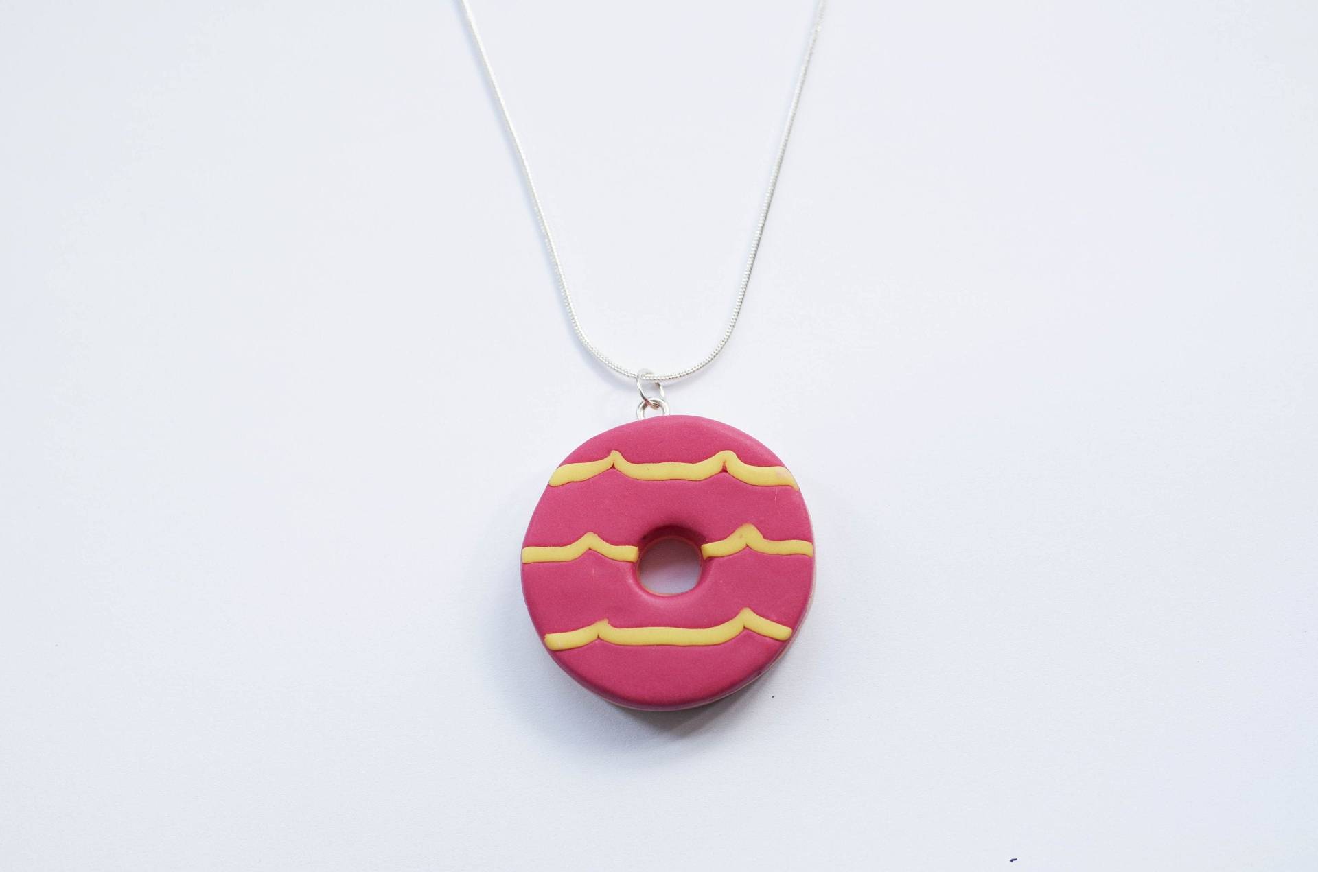 Party Ring Keks Halskette Handgemachte Polymer Clay Neuheit Schmuck von FeelmoreloveBoutique