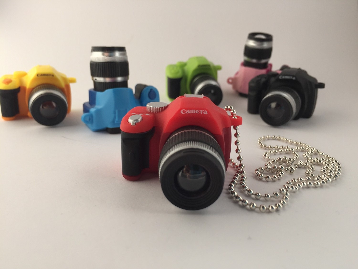 Übergroße Kamera Anhänger Halskette Neuheit Fotografie Geschenk von FeelmoreloveBoutique