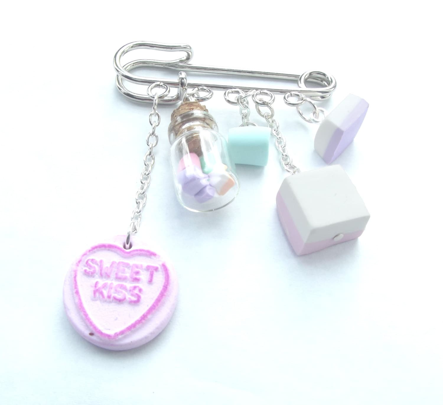 stoffmischung Sweetie Brosche Handgemachte Polymer Clay Pastell Anstecknadel von FeelmoreloveBoutique