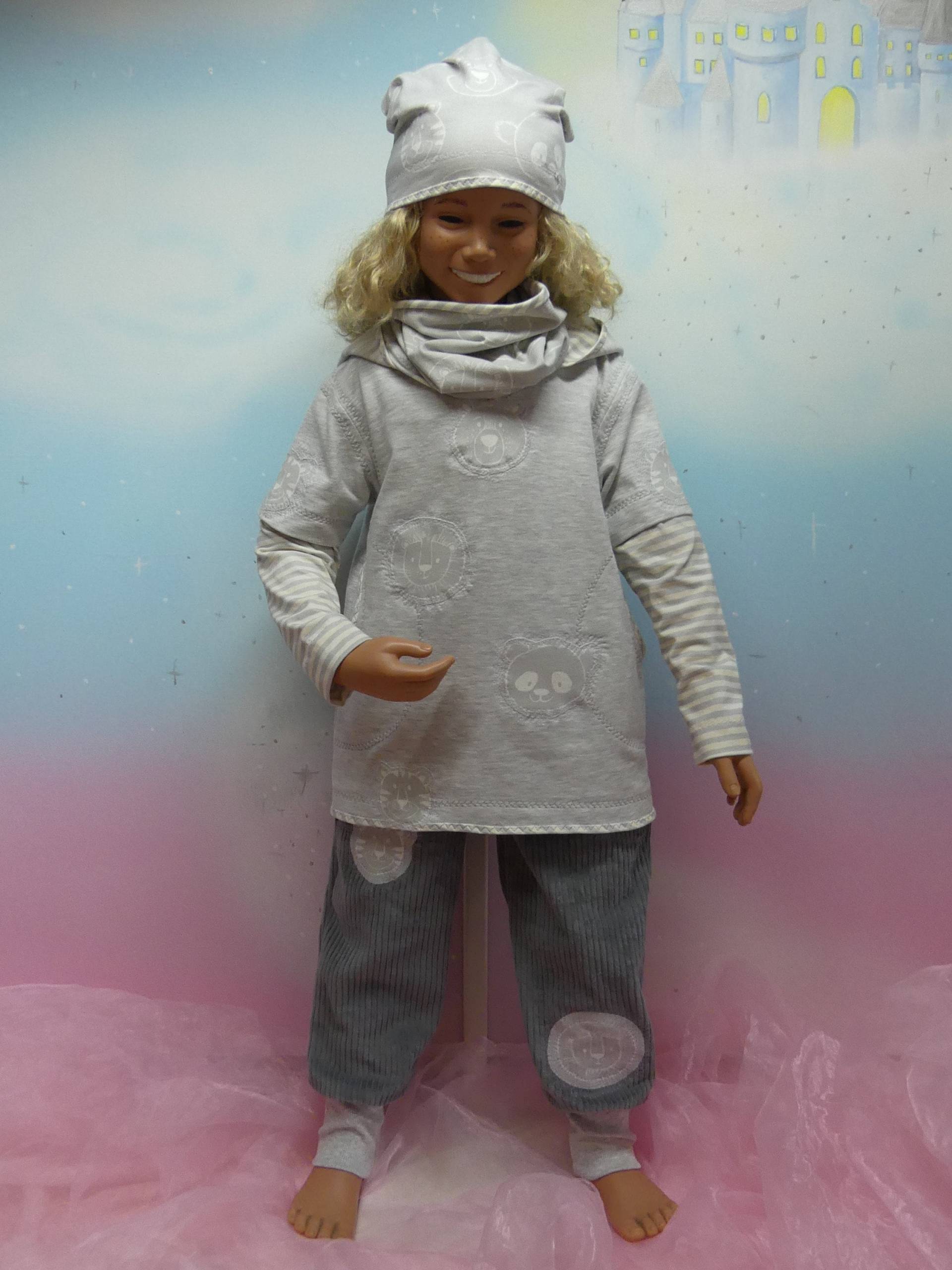 1Teil Kapuzenpulli Gr. 86-140 Bär Bärchen Kapuzen Pullover Pulli Hoodie Grau Weiß Jungen Mädchen Unikat Handmade Feenkleiddesign 1Teil Kapuzenpulli Gr. 86-140 Bär Bärchen Kapuzen Pullover Pulli Hoodie Grau Weiß Jungen Mädchen Unikat Handmade Feenkleiddesign von FeenkleidDesign2020
