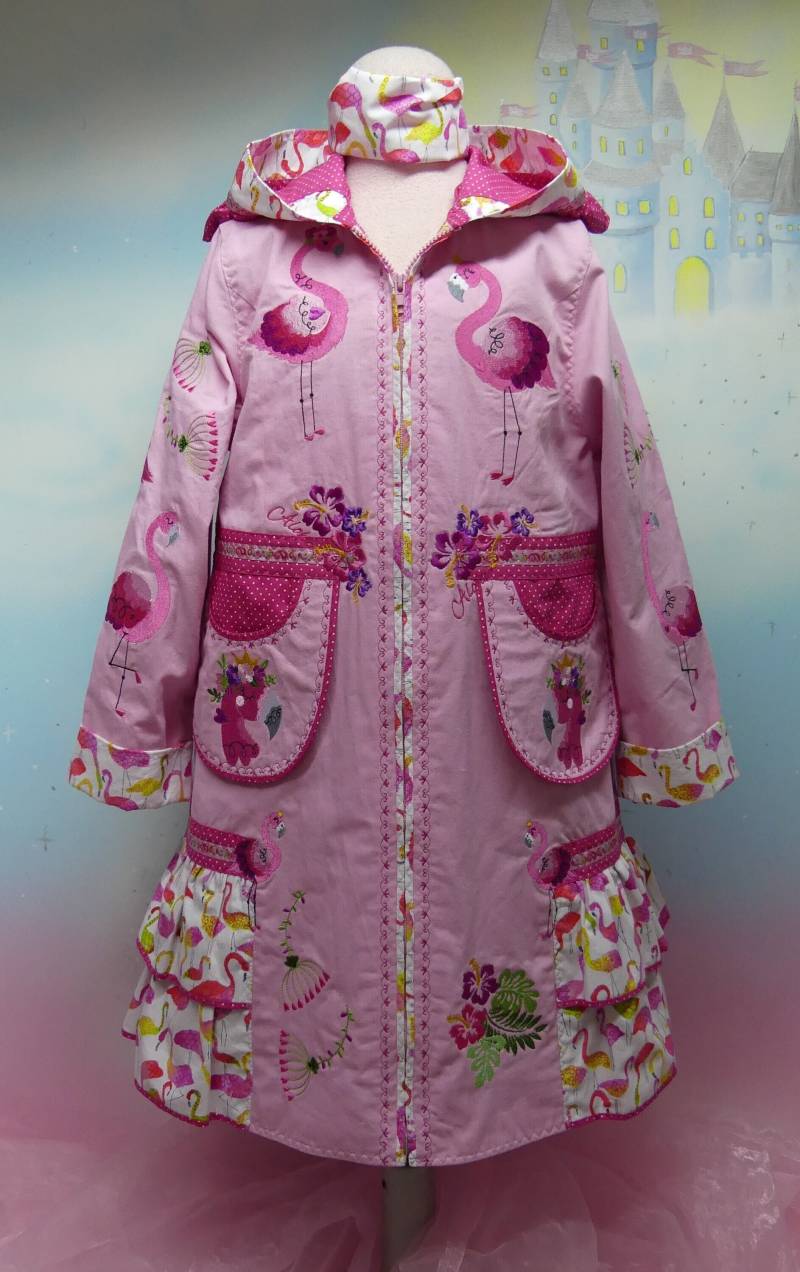 2Teile Mantel Haarband Flamingos Aloha Gr. 86-140 Jacke Meisje Rosa Jeans Pink Vögel Blüten Unikat Feenkleiddesign 2Teile Mantel Haarband Flamingos Aloha Gr. 86-140 Jacke Meisje Rosa Jeans Pink Vögel Blüten Unikat Feenkleiddesign von FeenkleidDesign2020