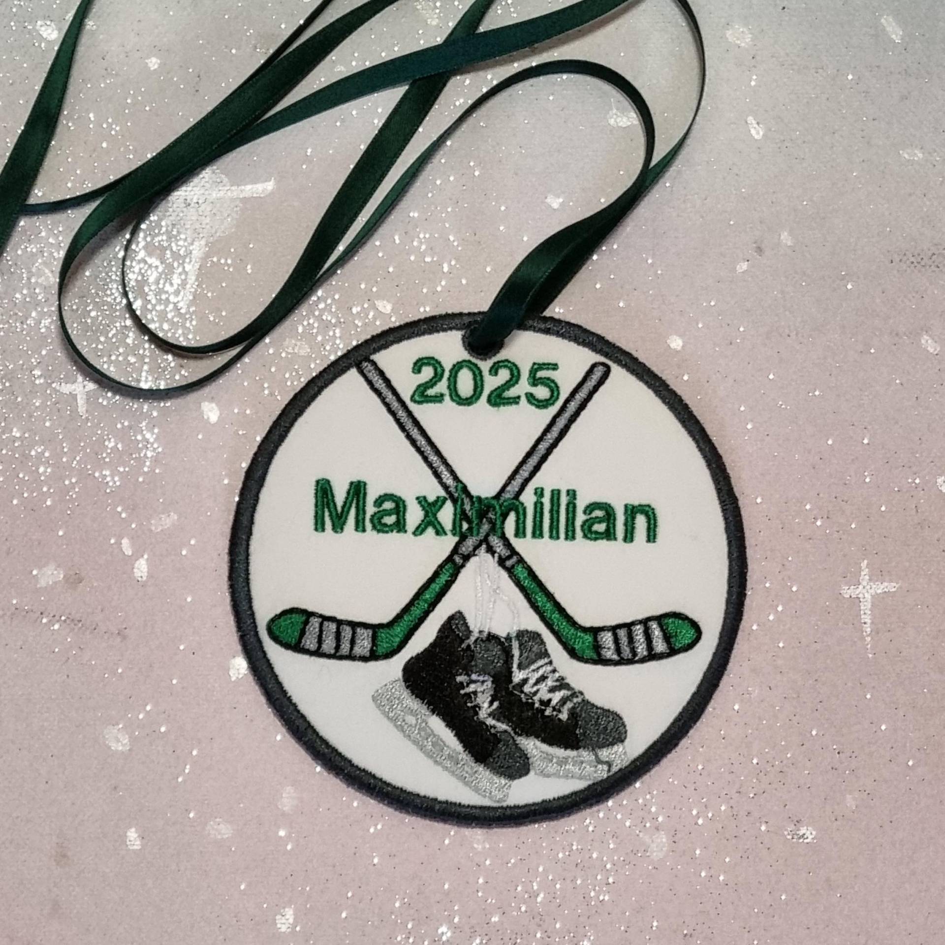 Klettie Patch 10 cm Eishockey Schläger Wunsch Name Für Magnet Lasche Schulranzen Schultüte Einschulung Handgefertigt Feenkleiddesign Klettie Patch 10 cm Eishockey Schläger Wunsch Name Für Magnet Lasche Schulranzen Schultüte Einschulung Handgefertigt Feenkleiddesign von FeenkleidDesign2020