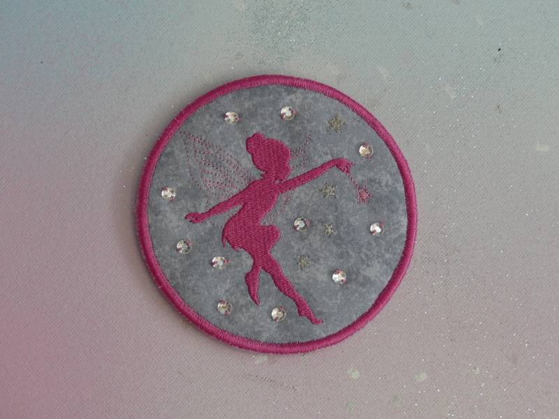 Klettie Patch 12cm Fee Elfe Schulkind 2024 Für Magnet Schulranzen Grau Pink Schultüte Einschulung Handgefertigt Feenkleiddesign von FeenkleidDesign2020