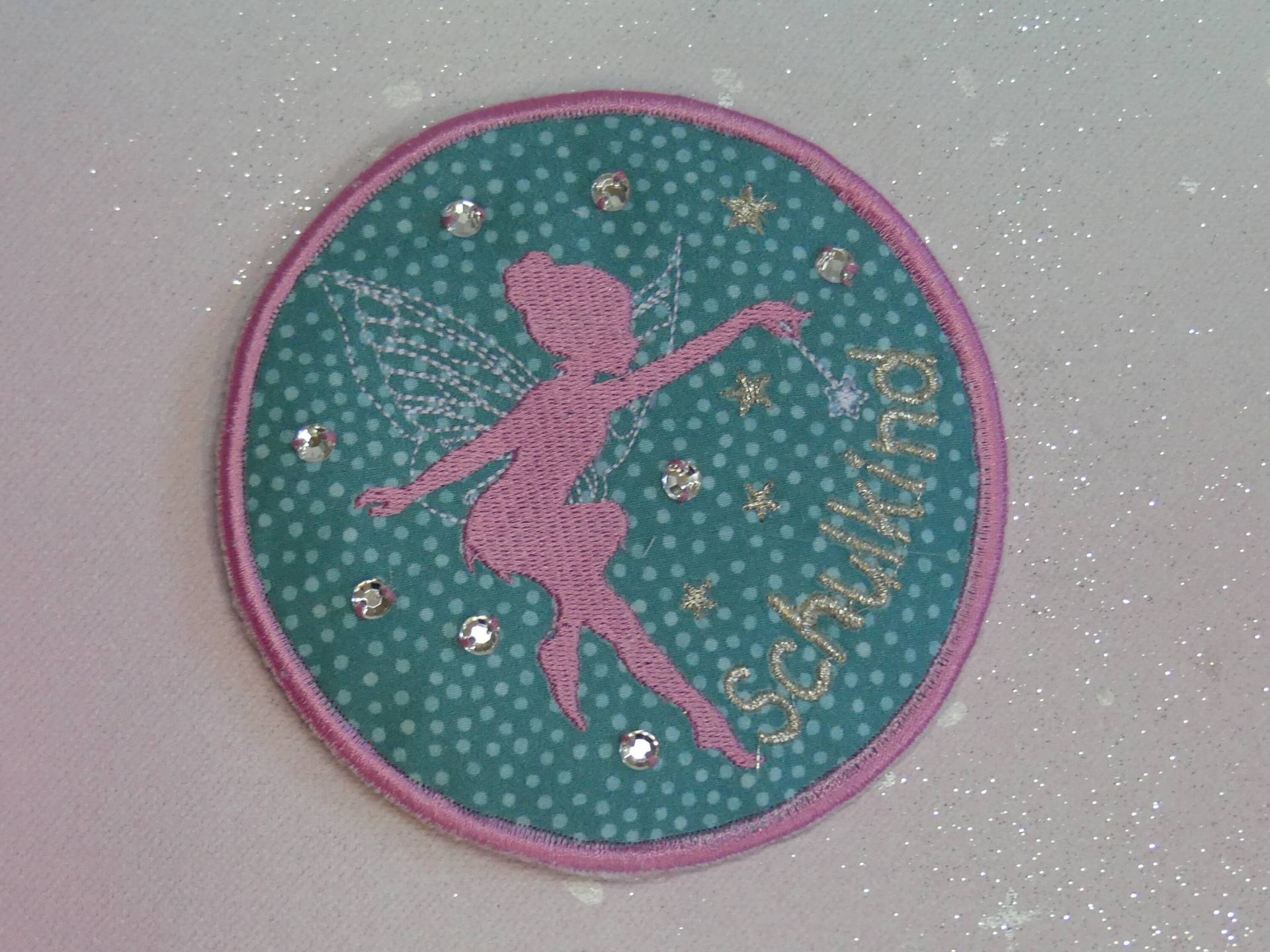 Klettie Patch 12cm Fee Elfe Schulkind 2024 Für Magnet Schulranzen Türkis Rosa Schultüte Einschulung Handgefertigt Feenkleiddesign von FeenkleidDesign2020