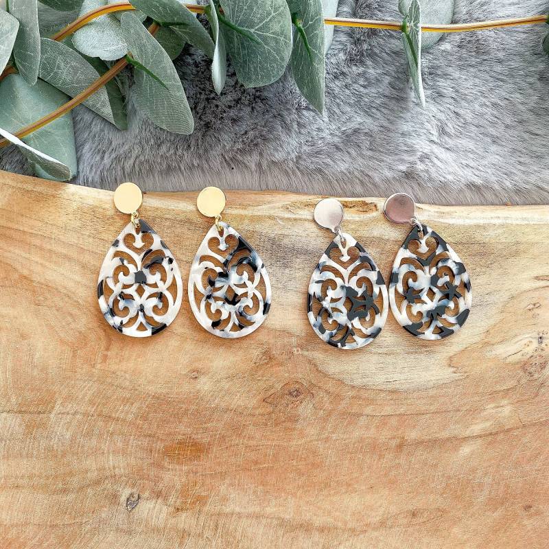 Barock Ohrringe "Clara" Leopardenmuster Schwarz Weiß Grau von Feenmanufaktur