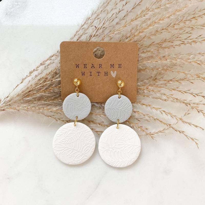 Polymer Clay Ohrringe "Bella" Weiß Grau Gold von Feenmanufaktur