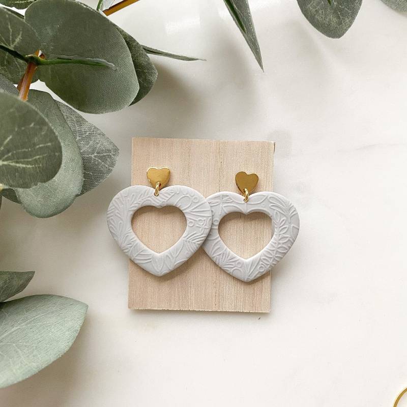 Polymer Clay Ohrringe "Herzchen" Grau Gold von Feenmanufaktur