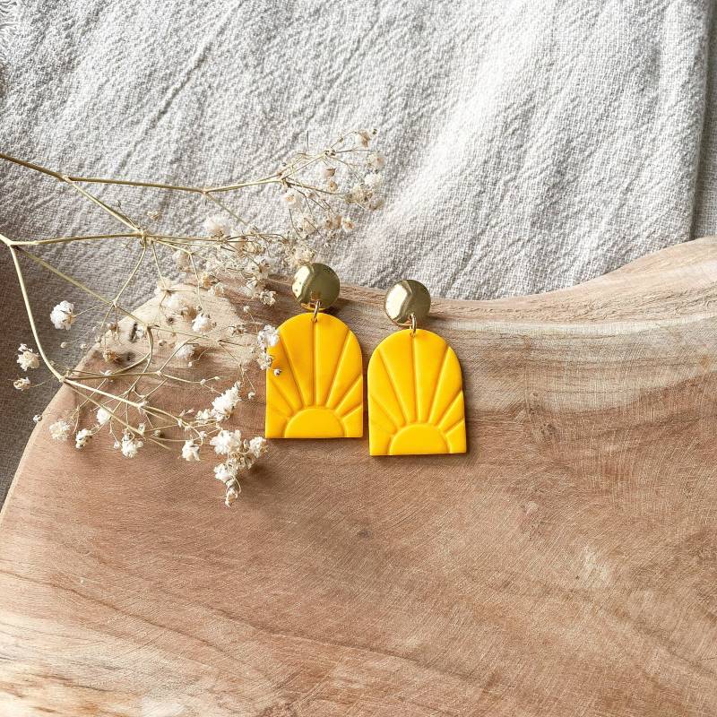 Polymer Clay Ohrringe "Solis" Gelb in Gold Oder Silber Sonnenaufgang von Feenmanufaktur