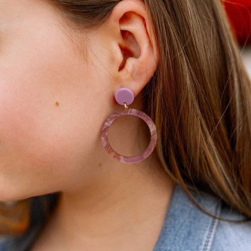 Resin Ohrringe "Cherry" in Lila Flieder von Feenmanufaktur