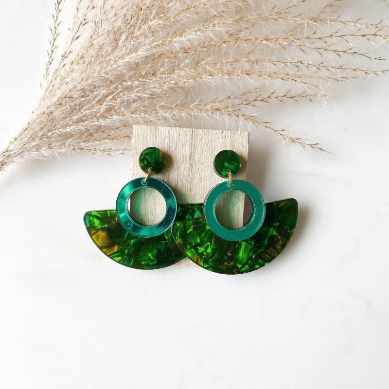 statement Ohrringe "Nola" in Grün Blau Metallic Resin von Feenmanufaktur