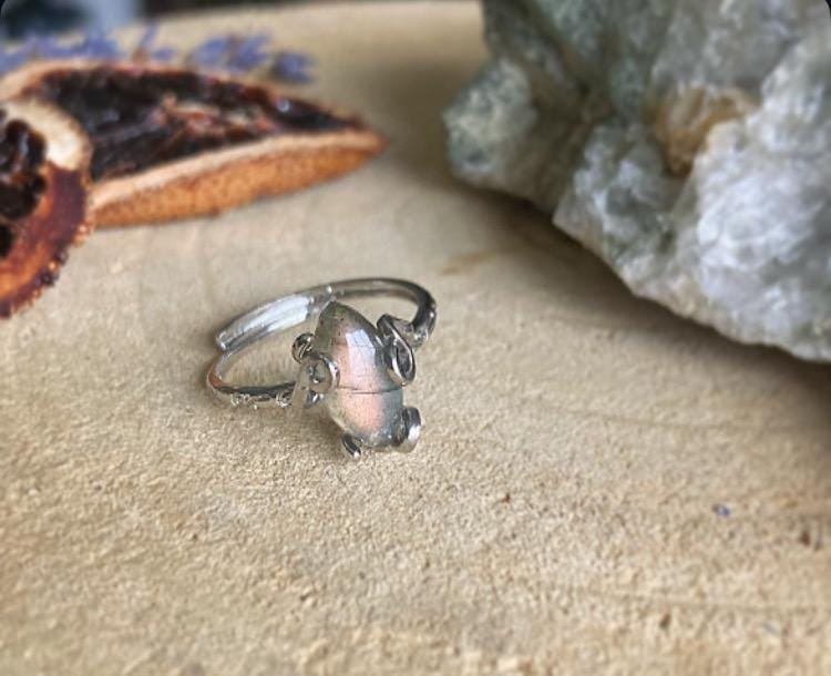 Labradorit Ring, Verstellbar, Silber, Elegant, Einzelstück, Handgefertigtes Unikat, Fairycore von FeenstaubArt