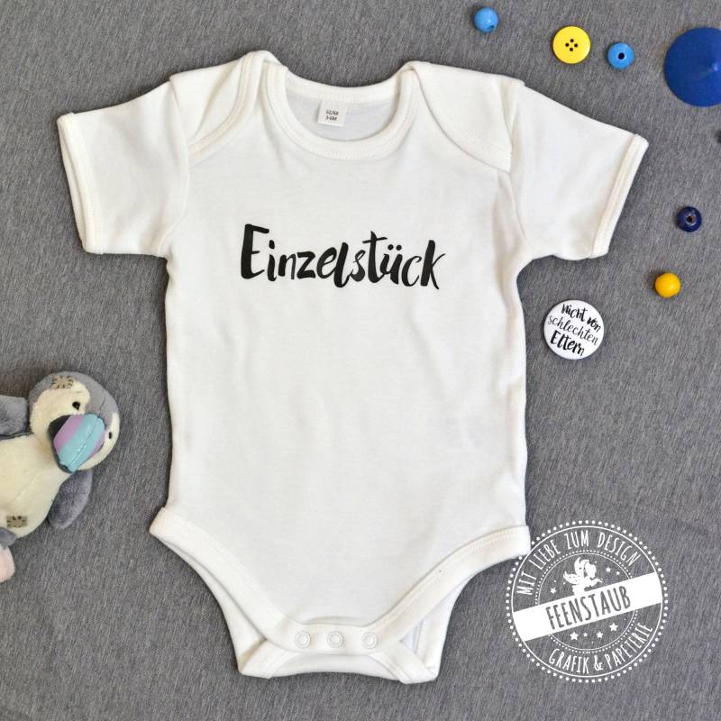 Baby Body - Einzelstück Und Button Nicht Von Schlechten Eltern Geschenk Geburt & Schwangerschaft, Witzig Unikat Limited Edition von FeenstaubHandmade