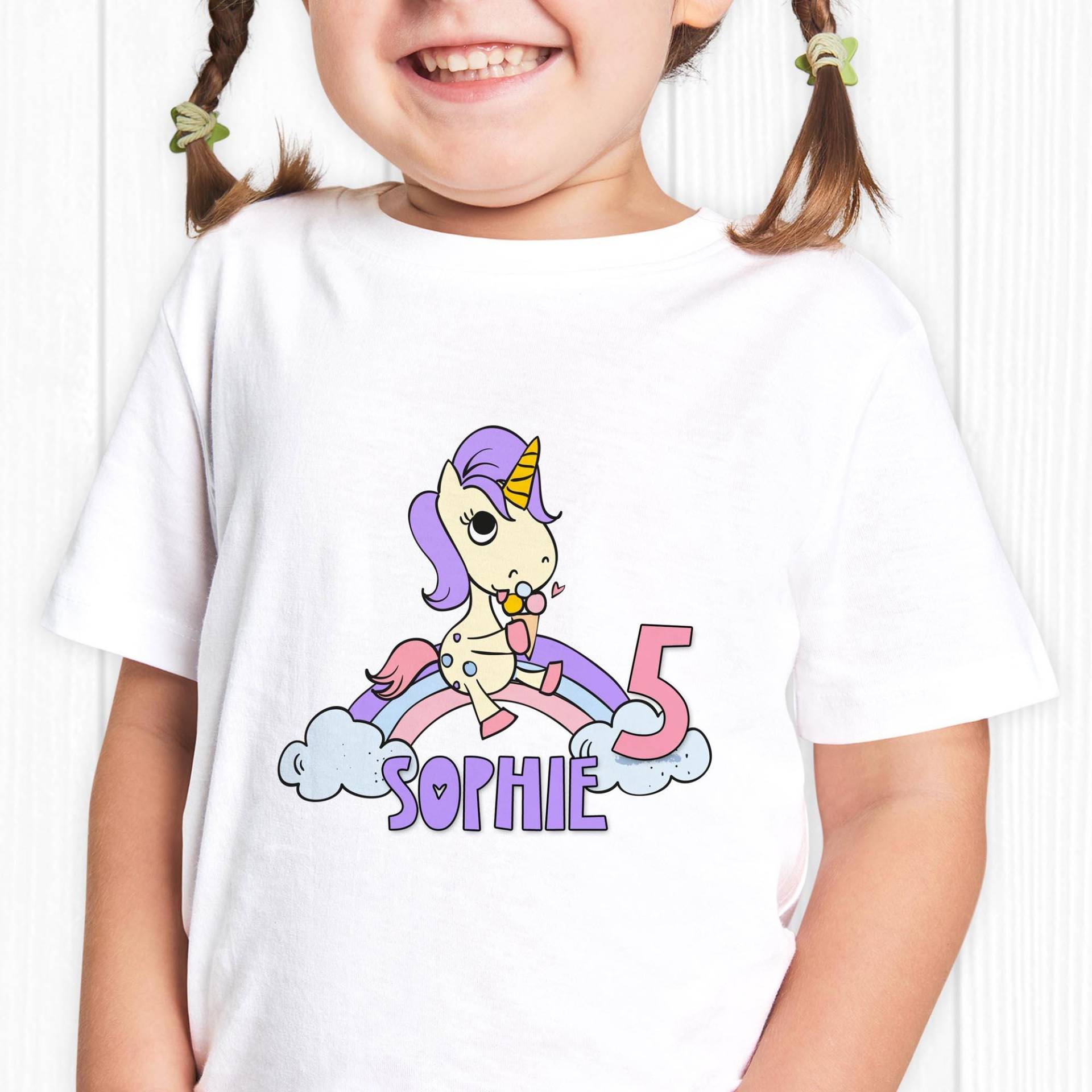 Bügelbild Einhorn Geburtstag | Personalisierbare Bügelfolie Mit Name Und Alter Aufbügler Regenbogen Kindergeburtstag Diy Kinder Shirt Bügelbild Einhorn Geburtstag | Personalisierbare Bügelfolie Mit Name Und Alter Aufbügler Regenbogen Kindergeburtstag Diy Kinder Shirt von FeenstaubHandmade