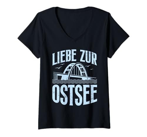 Damen Fehmarn Souvenier Liebe ZUR OSTSEE Lustiges Insel Fehmarn T-Shirt mit V-Ausschnitt Damen Fehmarn Souvenier Liebe ZUR OSTSEE Lustiges Insel Fehmarn T-Shirt mit V-Ausschnitt von Fehmarn Geschenk Ostsee Shirt Fehmarn Souvenier