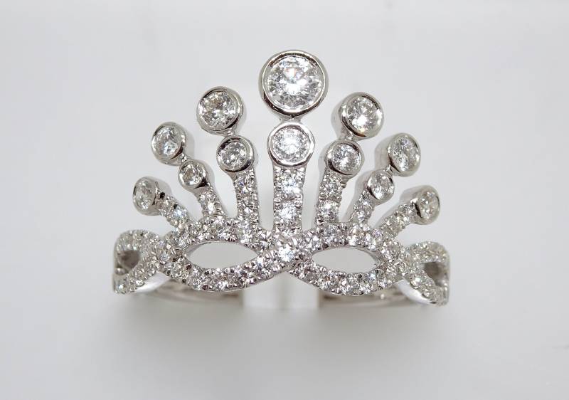 18K Weißgold Diamant Krone Tiara Stapelbar Ring #3264 von FehmisCreations