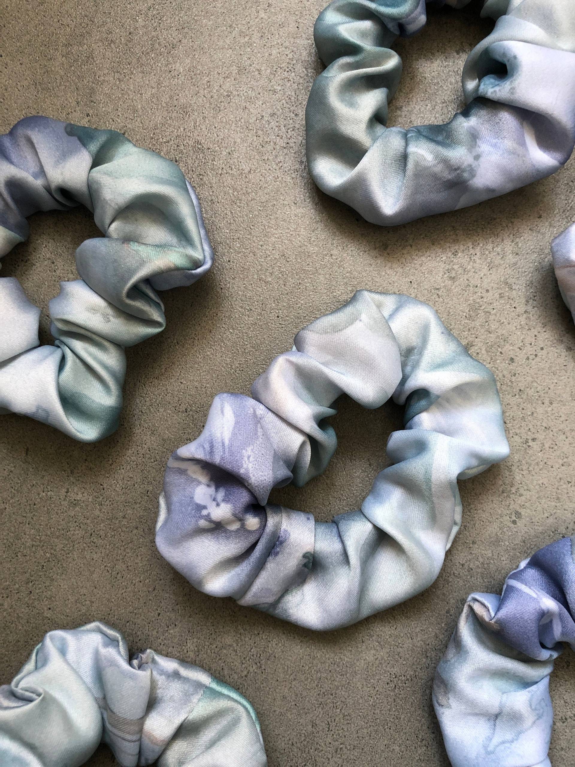 Scrunchie Aus Vintage Stoff, Zopfgummi/Haargummi Mint, Violett, Grün, Blau von FeinesKleinesBerlin
