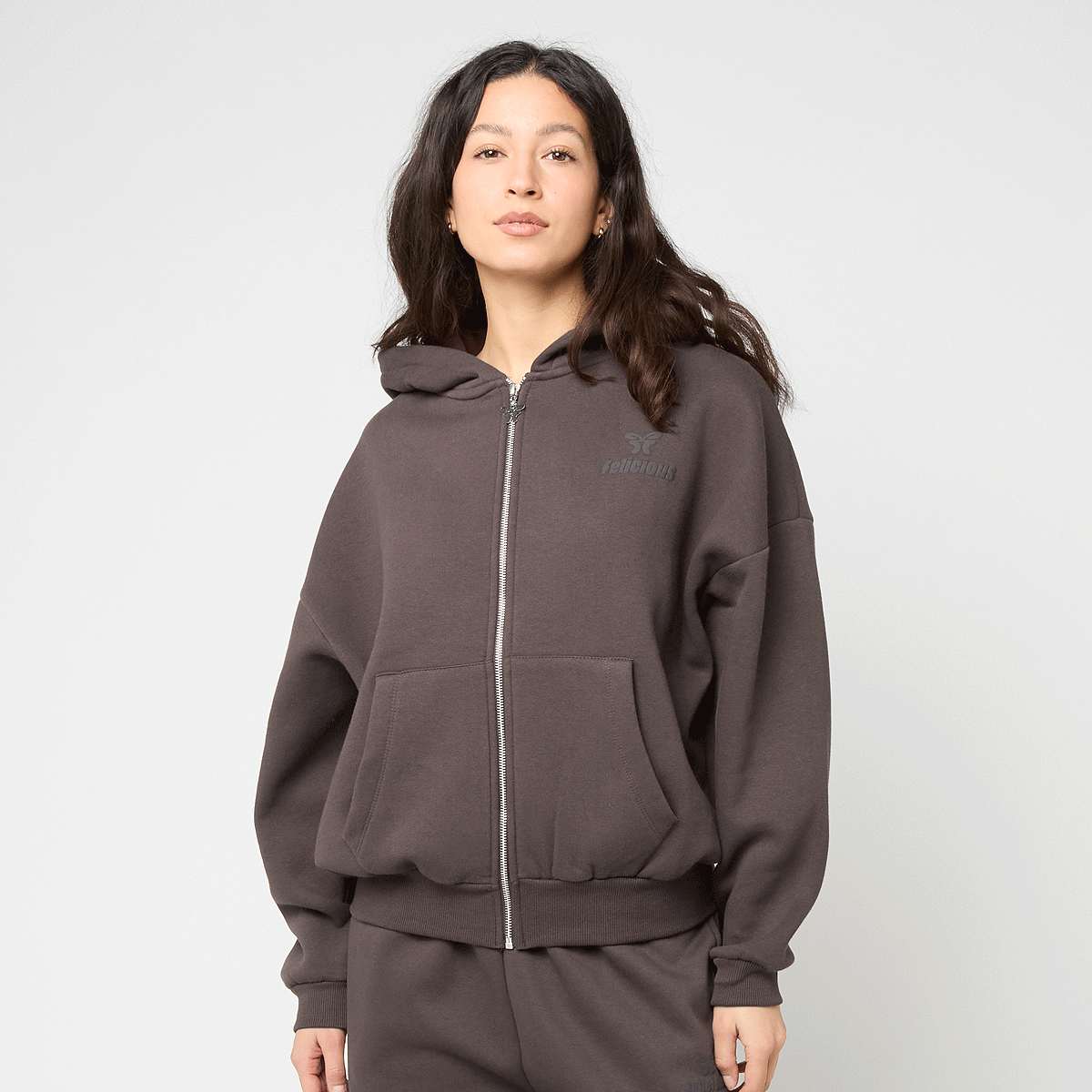 Basic Chest Logo Zipper von Felicious