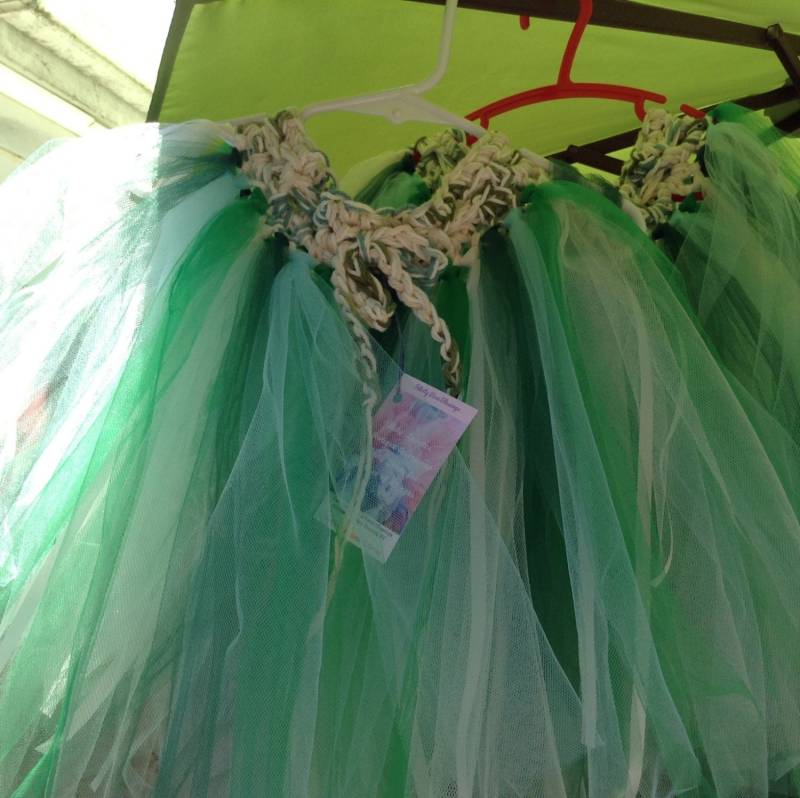 Emerald Isle, Fairy Rock, Baumwollgarn, Aqua, Creme, Kelly, Waldgrün, Verstellbare Taille von FelicityRoseBlessing