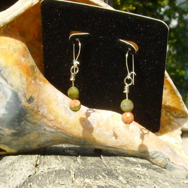 Kleine Geschmackvolle Schätze, Echter Stein, Unakit, Sterling Silber Ohrhaken, Auf Bestellung Gemacht von FelicityRoseBlessing