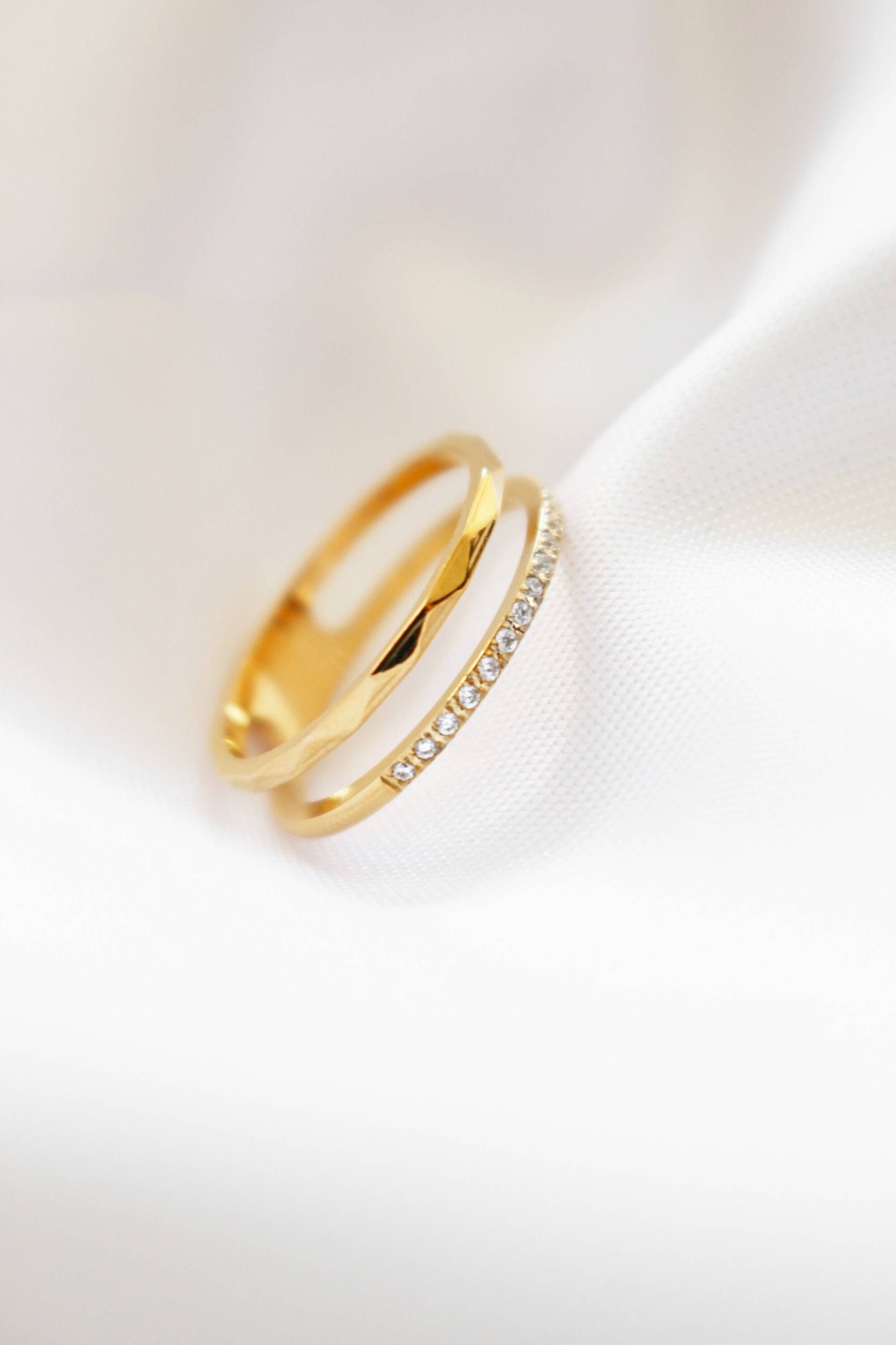 Doppelter Ring Besetzt Mit Zirkonia Steinen, Edelstahl Ring, Steinchen, - Félina By Fabienne Doppelter Ring Besetzt Mit Zirkonia Steinen, Edelstahl Ring, Steinchen, - Félina By Fabienne von Felinabyfabienne