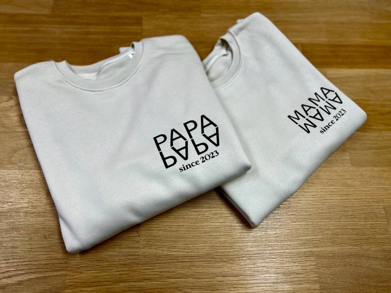 2Er Pullover Set Papa + Mama/Personalisierte Pullis Geschenk Vater/ Dad Mom Sweatshirt Familie Weiß 2Er Pullover Set Papa + Mama/Personalisierte Pullis Geschenk Vater/ Dad Mom Sweatshirt Familie Weiß von FelinusDruck