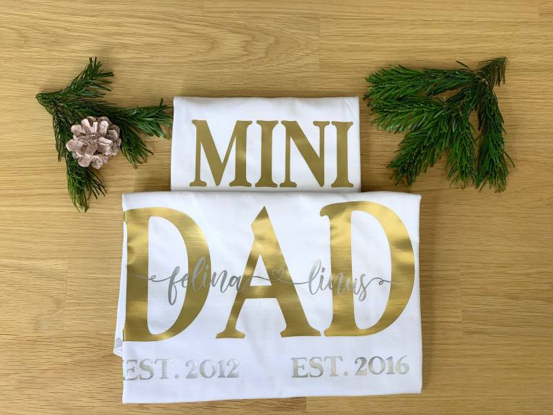 Dad + Mini 2Er Shirt-Set/Vater+Sohn Personalisierte Eltern T-Shirts Geschenk Papa Familien Shirts Für Stolze Papis Weiß Bis 5xl von FelinusDruck