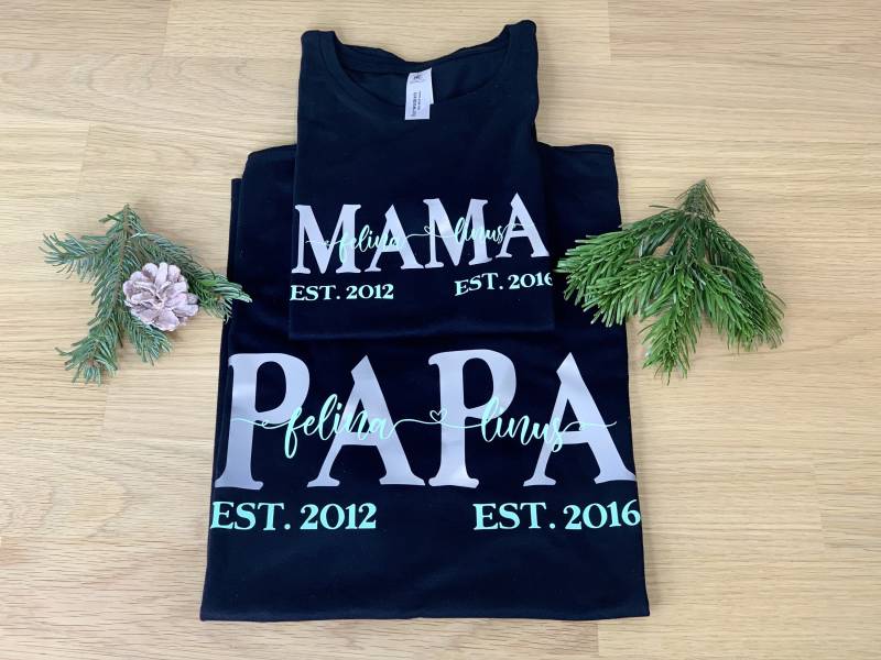 Mama + Papa 2Er Shirt-Set/Personalisierte Eltern T-Shirts Geschenk Mama Papa Familien Shirts Für Stolze Schwarz von FelinusDruck