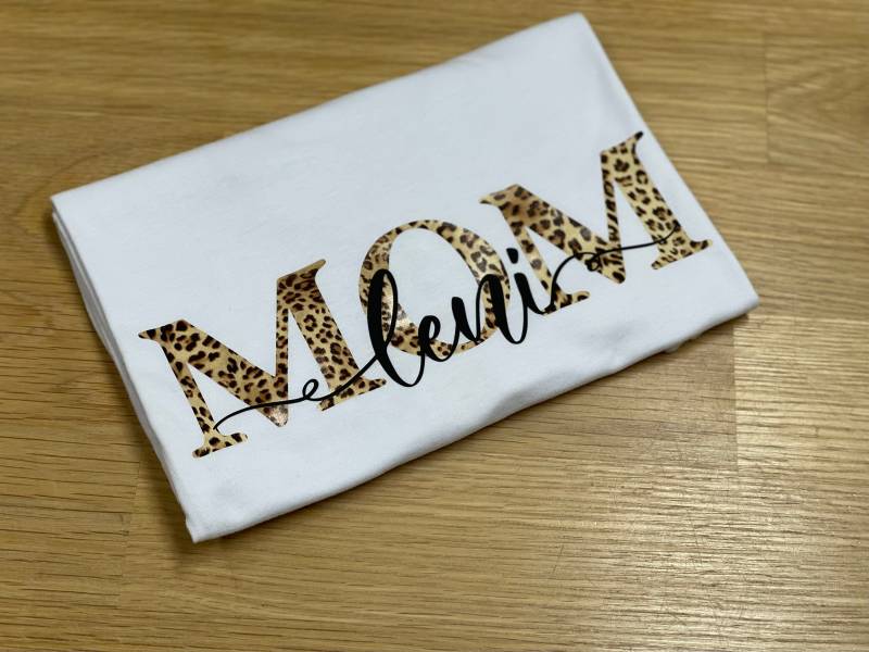 Mom Leo Shirt/Personalisiertes Mama T-Shirt Geschenk Mutter Muttertag Familien Weiss Xs-5Xl von FelinusDruck