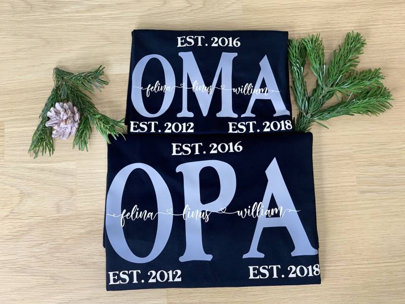 Oma + Opa 2Er Shirt-Set/Personalisierte Großeltern T-Shirts Geschenk Oma Opa Familien Shirts Für Stolze Schwarz von FelinusDruck