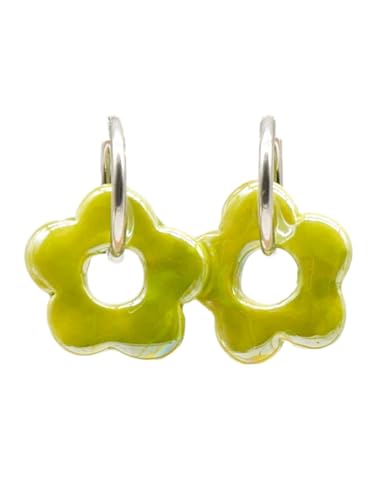 Feliss Creolen Silber Blumen Ohrringe mit Keramik Blume kleine Hoop Earrings 80er Jahre Edelstahl Creole mit Anhänger Boho Schmuck Damen Modeschmuck Y2k Accessoires hängend von Feliss
