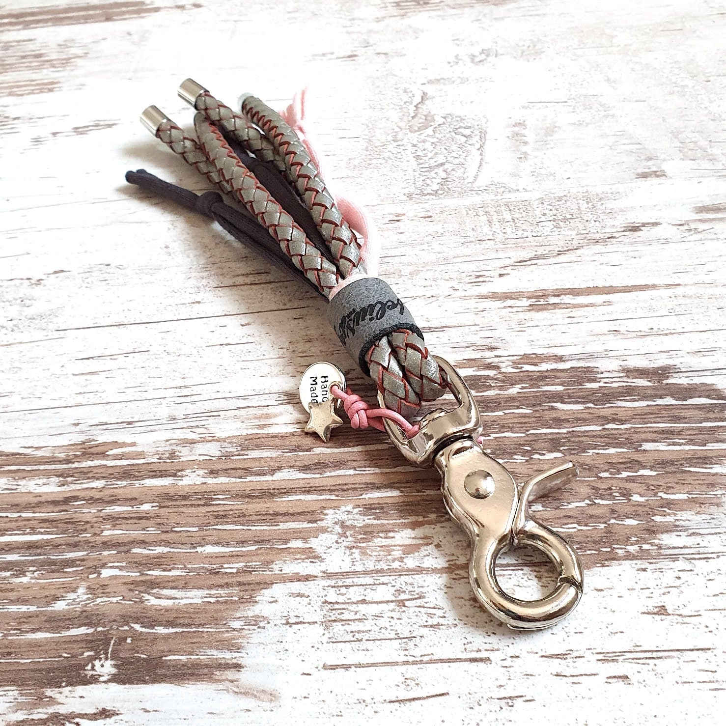 Schlüsselanhänger Vagabond Pure Pastel - Personalisierbar Aus Leder Und Textilgarn Details in Bronze, Gold, Rosegold, Oder Silber von FeliusforDogs