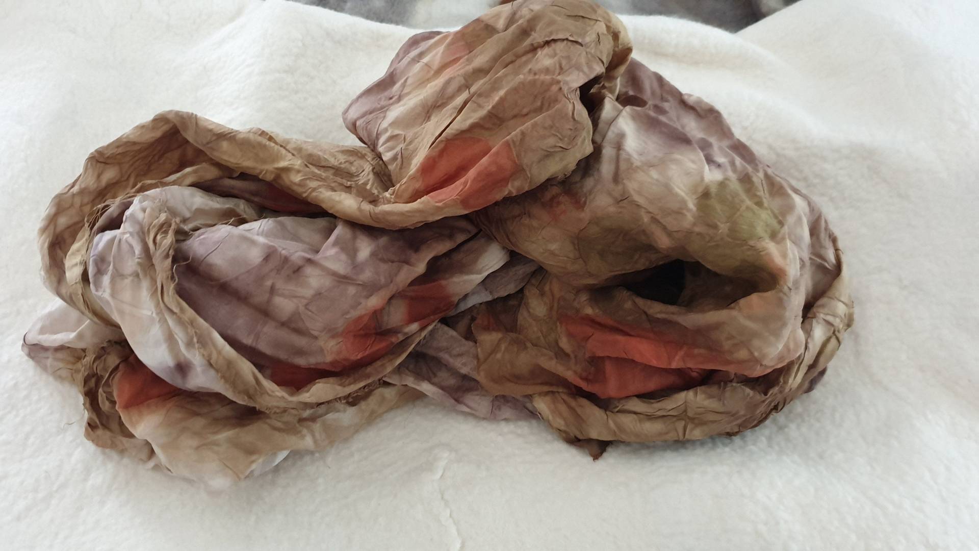 Eco Print Seidenschal/Eco Silk Shawl von FeltAndBeadsBoutique