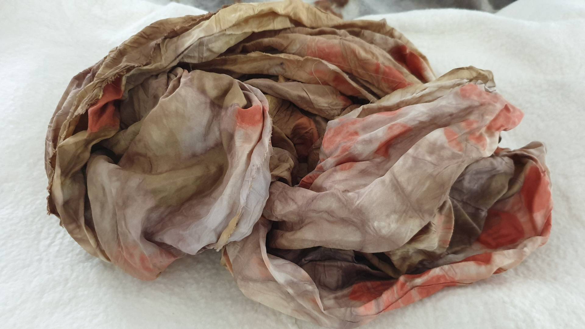 Eco Print Seidenschal/Eco Silk Shawl von FeltAndBeadsBoutique