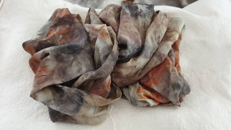 Eco Print Seidenschal/Eco Silk Shawl Eco Print Seidenschal/Eco Silk Shawl von FeltAndBeadsBoutique