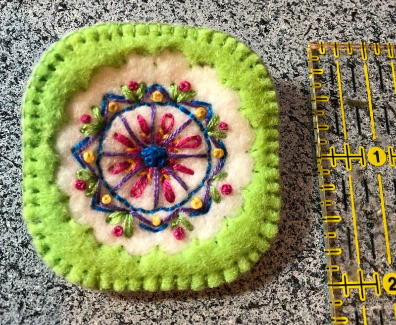 Wollfilz Bestickt Mandala-Pin Wollfilz Bestickt Mandala-Pin von FeltFriendsies