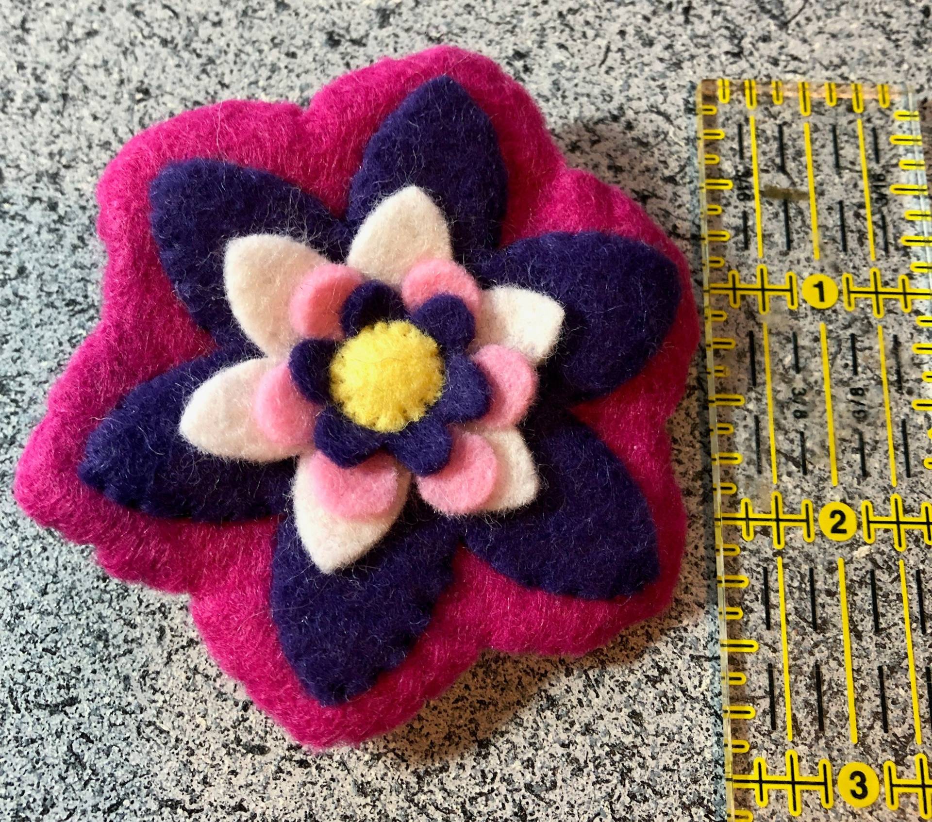 Wollfilz Blume Pin Wollfilz Blume Pin von FeltFriendsies