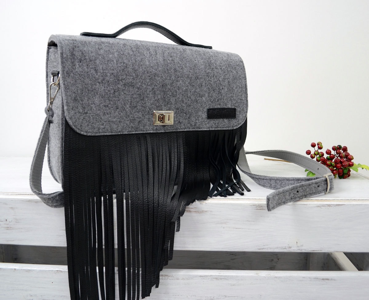 Filz Umhängetasche Für 13 Zoll Macbook Pro Case Mit Leder Fransen Filz Umhängetasche Für 13 Zoll Macbook Pro Case Mit Leder Fransen von FeltStudioDesign
