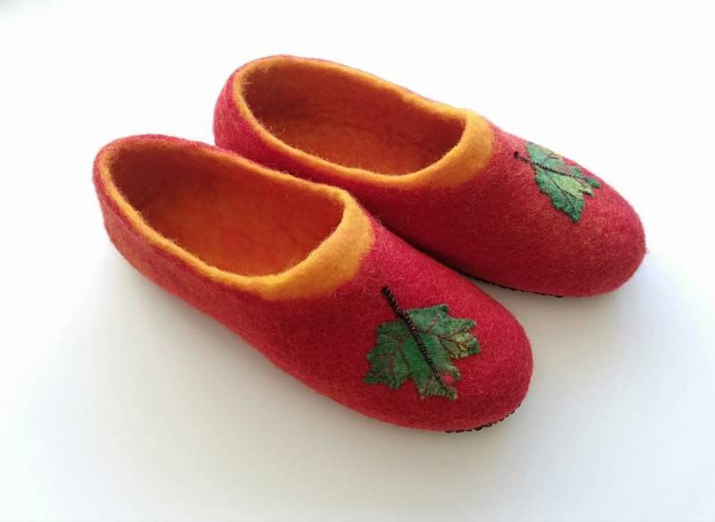 Handgemachte Gefilzte Hausschuhe Warme Hausschuhe, Us 9 von FeltedArtDavilta
