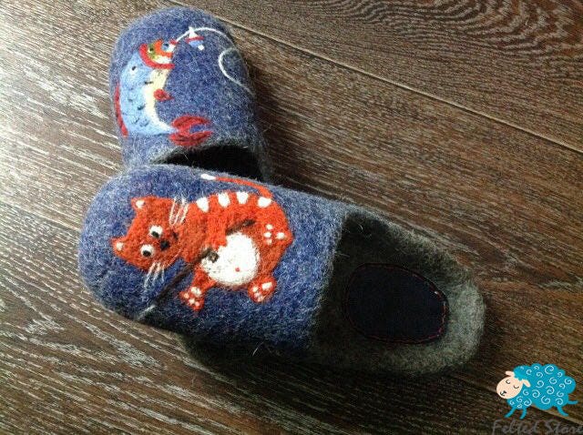 Kinderhausschuhe - Gefilzte Hausschuhe Warme Teenager Blaue Kinderhausschuhe - Gefilzte Hausschuhe Warme Teenager Blaue von FeltedStore