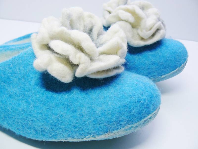 Handgefertigte Gefilzte Hausschuhe. Rutschfeste Sohle von FeltingHome