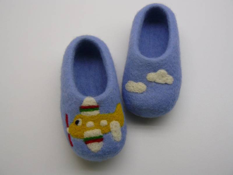 Kinder-Hausschuhe. Handgemachte Gefilzte Hausschuhe. Nicht Rutschende Sohle von FeltingHome