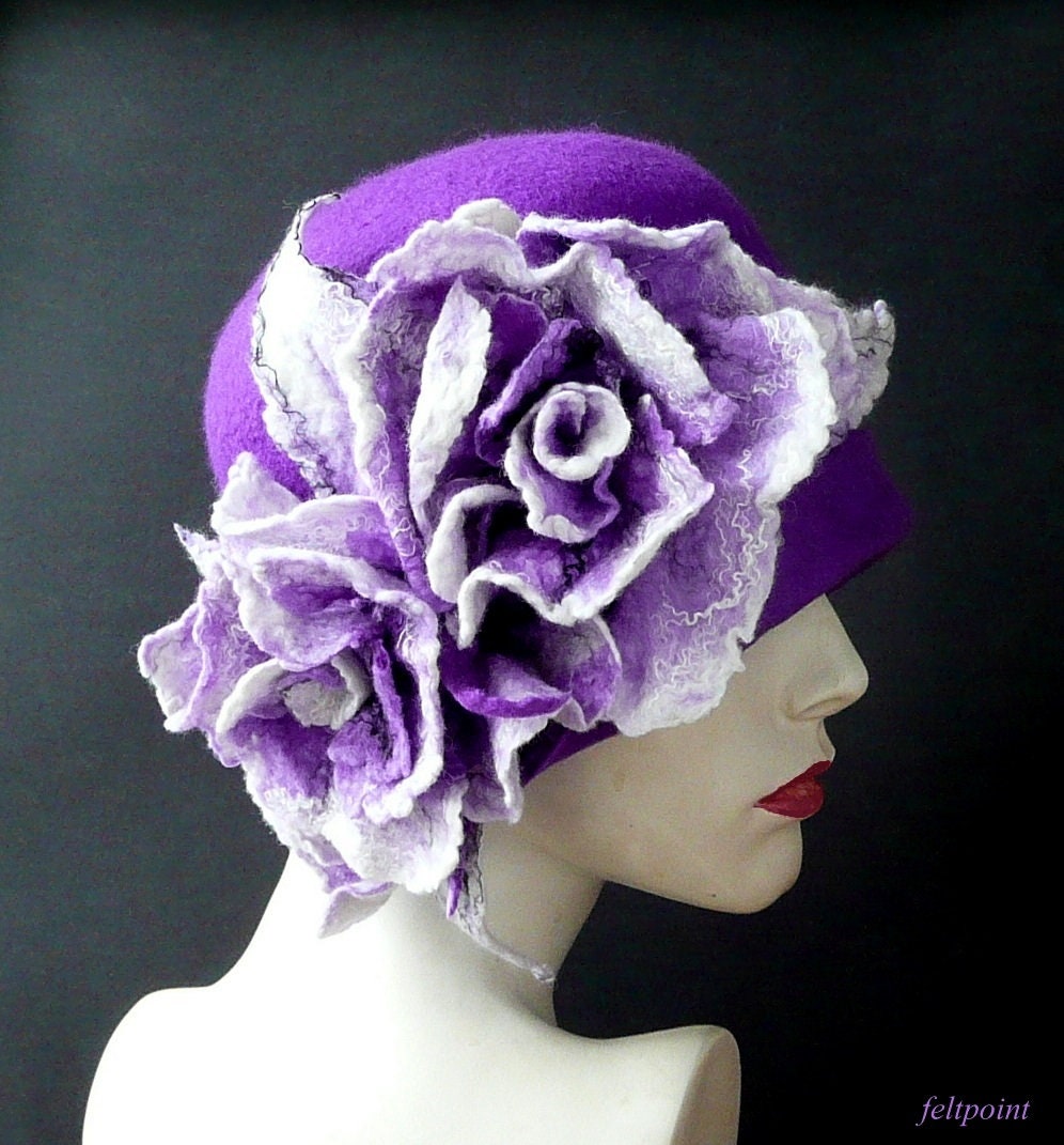 Lila Filzhut, Filzhut Cloche, 1920 Hut, Kunst Lila Cloche Victorian, 1920, Damenhut, Downton Abtei Hüte Lila Filzhut, Filzhut Cloche, 1920 Hut, Kunst Lila Cloche Victorian, 1920, Damenhut, Downton Abtei Hüte von Feltpoint