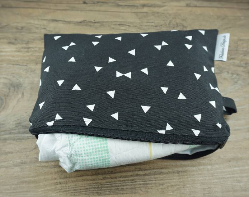 Hygienetasche, Kleiner Wetbag Triangle Schwarz von FeludaraDesign